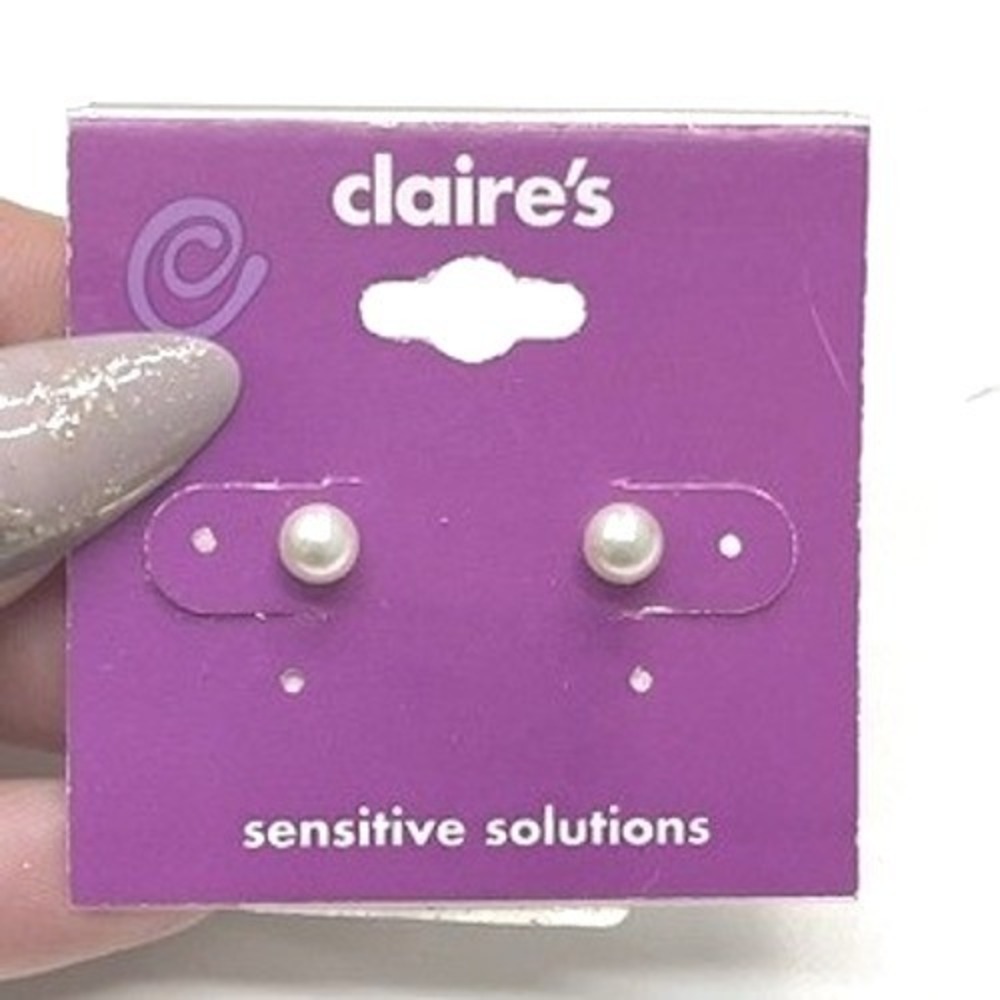 Claires Sensitive Solutions White Faux Pearl Stud Earrings Round Classic New